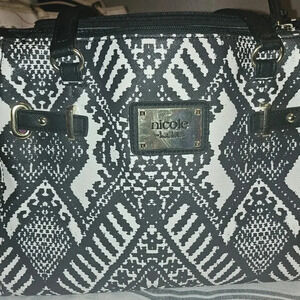 Nicole Miller black & white shoulder bag